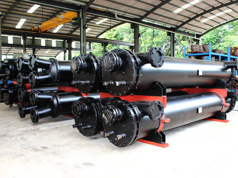 外貿(mào)滿(mǎn)液機(jī)組的管殼式換熱器