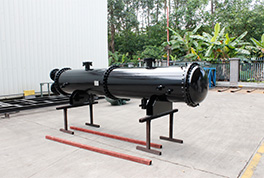 作為源頭廠家，聯(lián)合在滿液式蒸發(fā)器設(shè)計(jì)三個(gè)回油口的用意